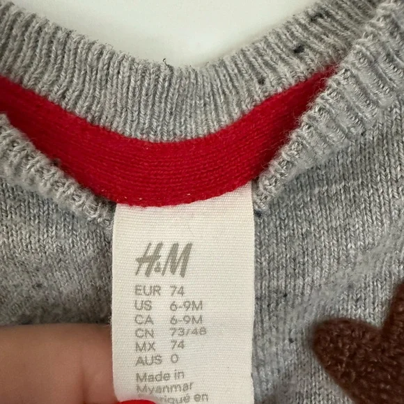 H&M Cozy Baby Christmas / Holiday Reindeer Sweater - Size 6-9 months - Picture 3 of 3